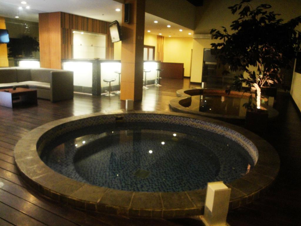 Sutanraja 4* Manado