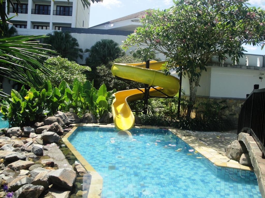 Resor Sutanraja 4*